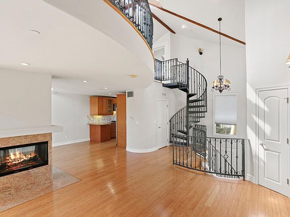 3rd image of 837 18th St APT 5