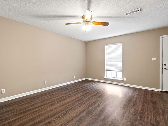 4th image of 460 Martha Ln #D