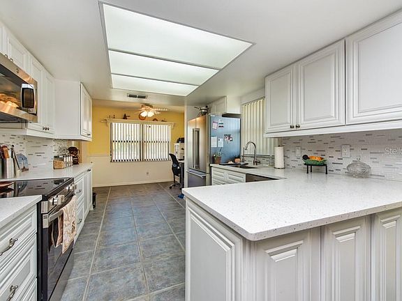 3rd image of 1605 LELAND DRIVE