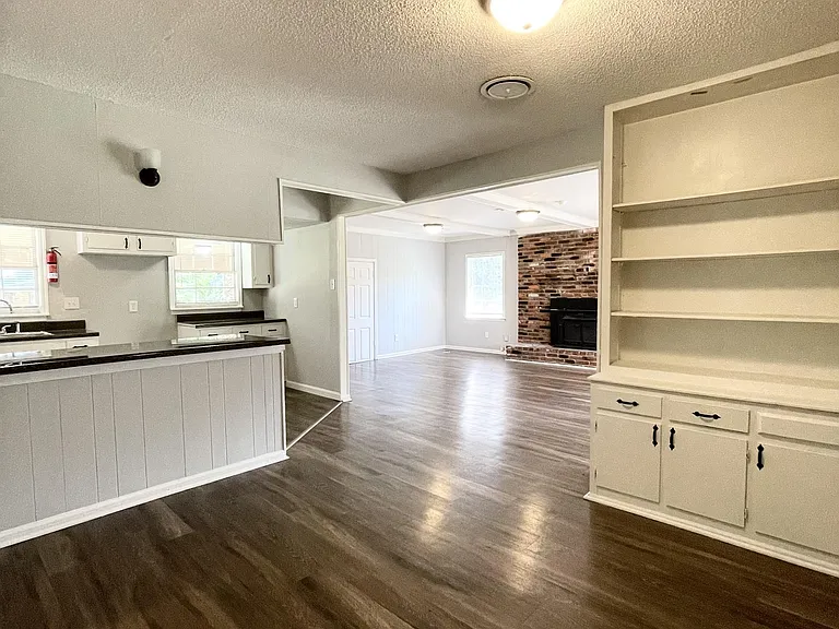 1314 Randall Dr — Photo 4