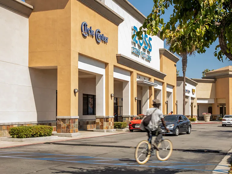 15 Minutes from the shops at Circle Center.