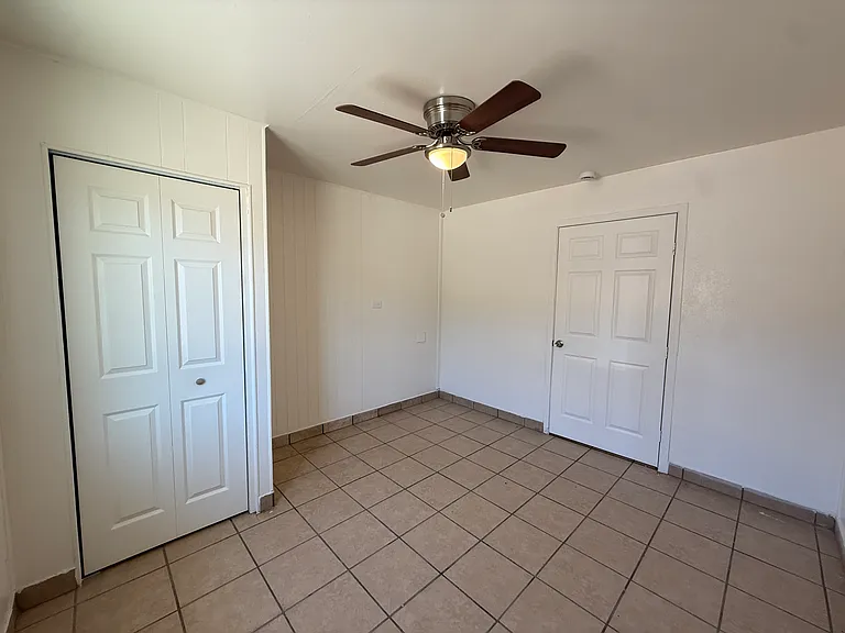 1301 W 15th St — Photo 14