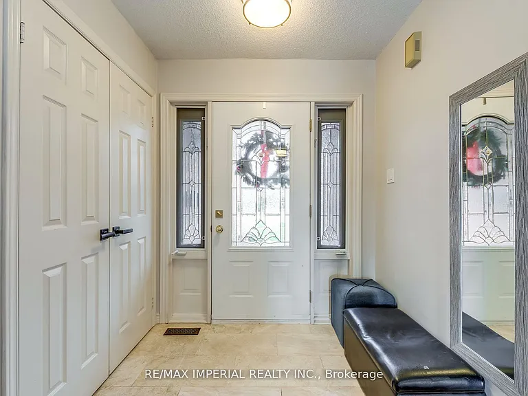 2800 Huntingdon Trl S — Photo 3