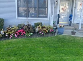 9 Burlington Ct, Hamburg, NJ 07419