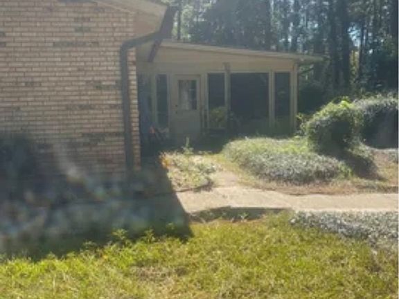 4th image of 3844 Millsaps Dr