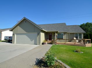1105 W Pear Ave, Selah, WA