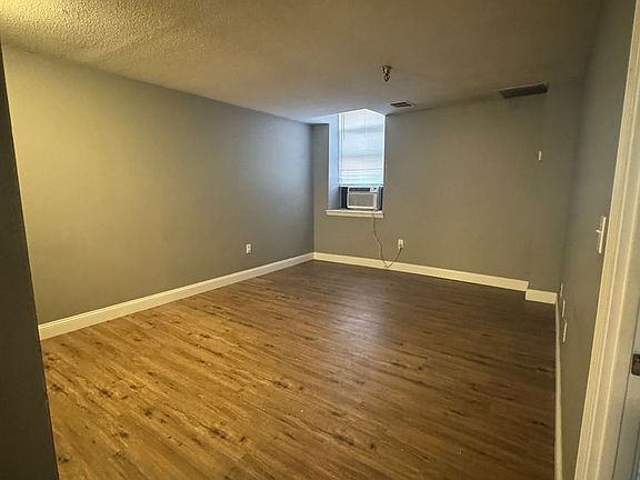 4th image of 122 Chestnut St APT 5