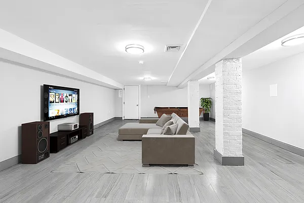 Rented by Compass | media 18