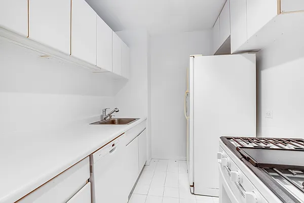 Sold by Nest Seekers International | media 10