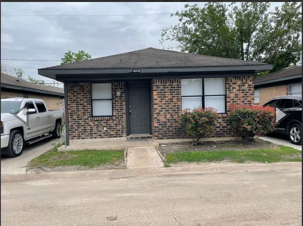 447 E Whitney St #A, Houston, TX 77022