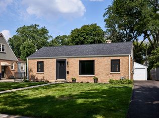 1411 College Ave, Wheaton, IL 60187