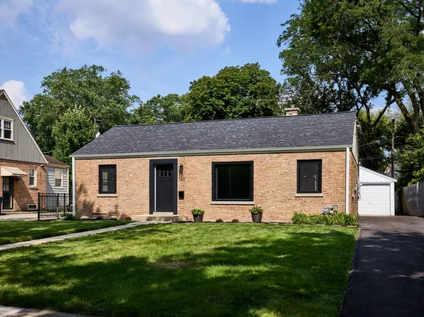 1411 College Ave, Wheaton, IL 60187