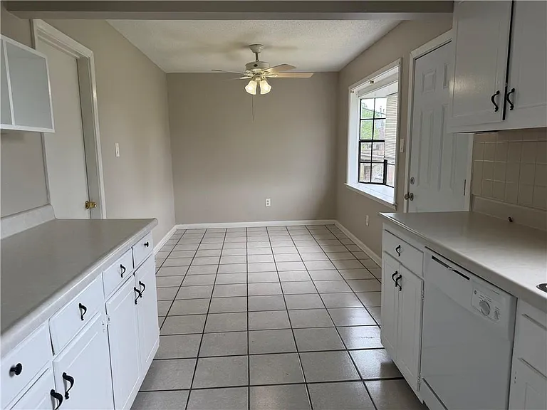 532 Oakwood Dr — Photo 5