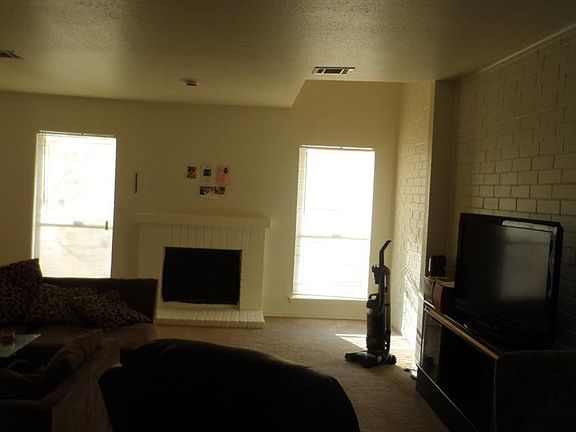 5th image of 6482 Cambridge Glen Ln