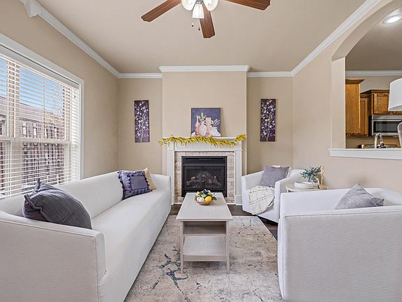 4th image of 502 Tuscany Cir