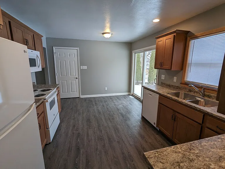 1704 Parker St — Photo 12