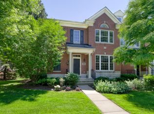 2721 Langley Cir, Glenview, IL 60026