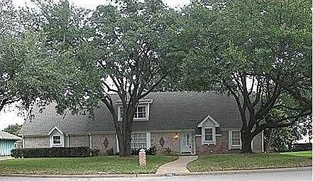 1st image of 2901 Mount Carmel Dr
