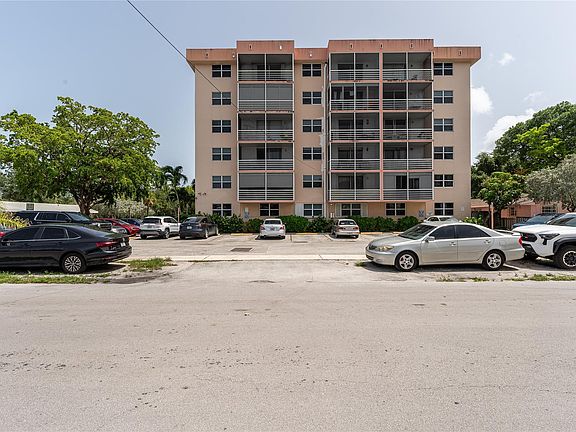 2nd image of 1830 Dixieanna Street #602
