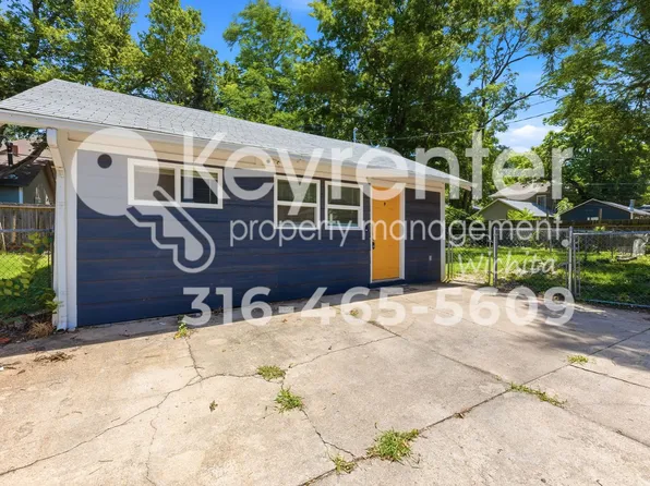 338 1/2 N Holyoke Pl, Wichita, KS 67208