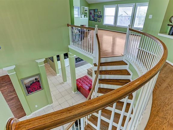 4th image of 2402 Royal Palm Ct