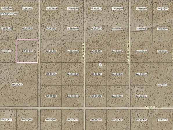 11687 S Date Creek Rd, Yucca, AZ 86438