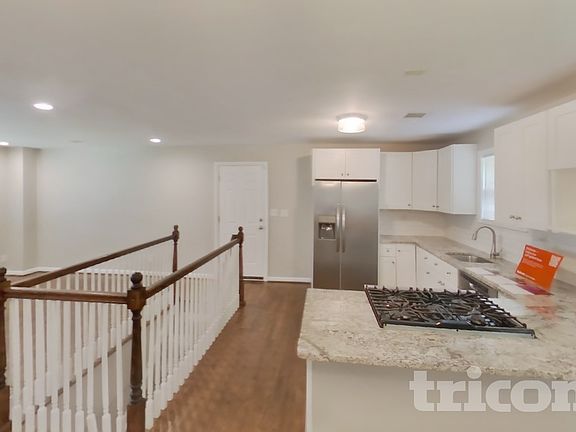 4th image of 3814 Collier Rd