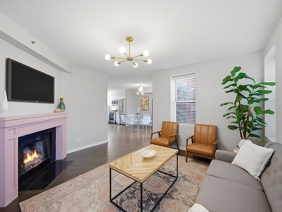 3rd image of 2208 W Diversey Ave #S