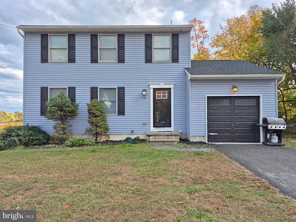 1st image of 10 Carter Dr