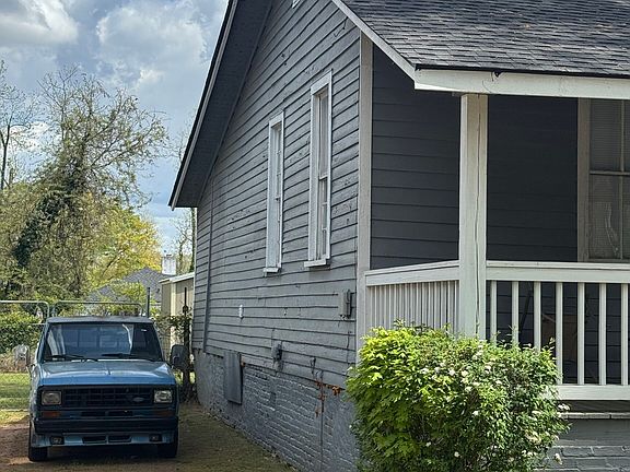 3rd image of 322 N 6th St
