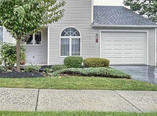 1720 Creek Vista Dr, New Cumberland, PA 17070