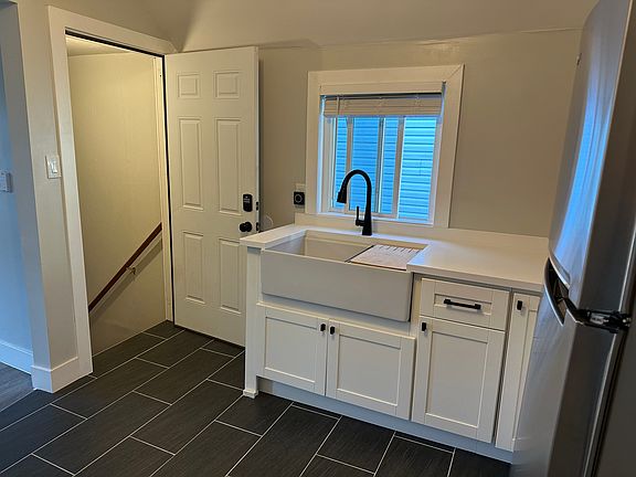 5th image of 217 Kirby Ave Floor 2
