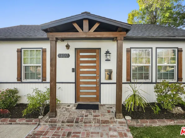 1307 N Beachwood Dr, Burbank, CA 91506