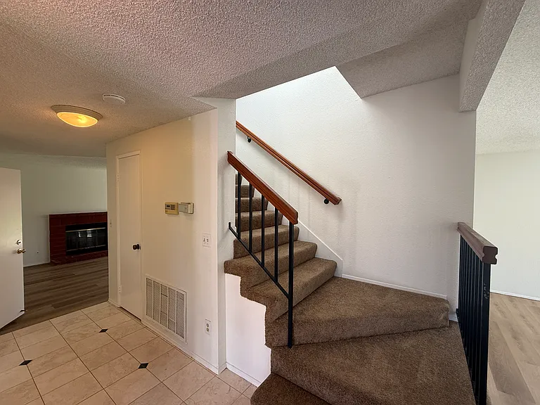 7325 Rock Canyon Dr — Photo 8