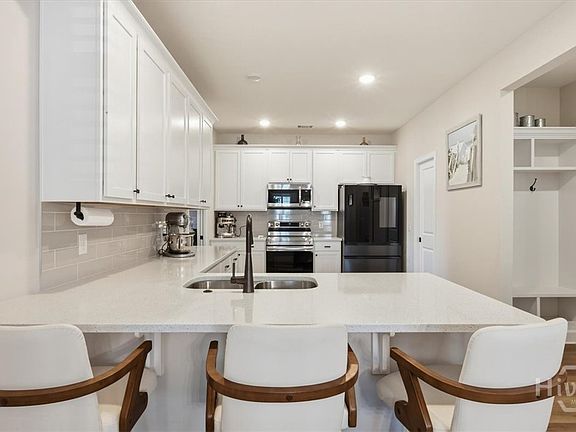 5th image of 205 Wexford Drive