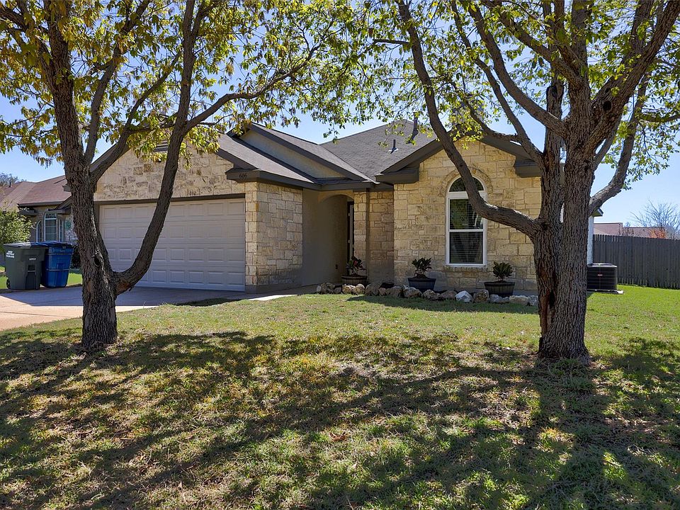 1st image of 606 Los Robles Rd