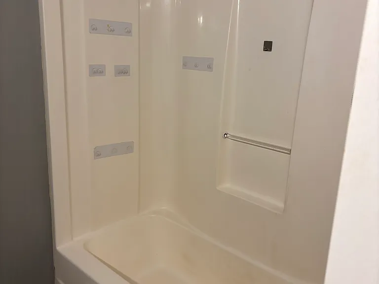 110 Meadowglade Ln — Photo 7