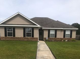 106 Wood Oaks Dr, Picayune, MS 39466