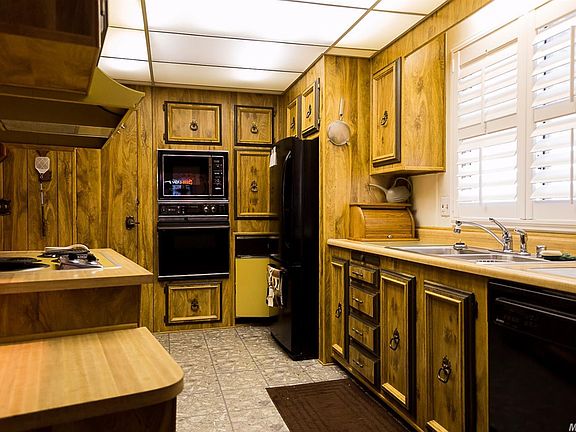 4th image of 39 Leisureville Cir