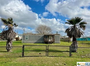 71 Betty St, Port Lavaca, TX 77979