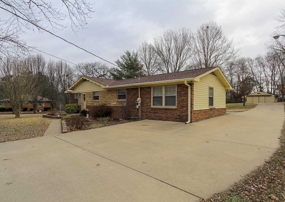 2nd image of 811 Juliet Dr