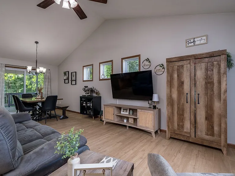 305 Tanager Rd — Photo 17