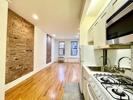 Rented by J & L Holding Corporation | media 11