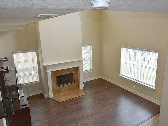 3rd image of 2865 Westhollow Dr Unit 107