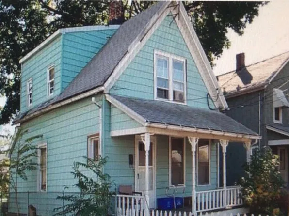 6 Hastings Pl, Hempstead, NY 11550