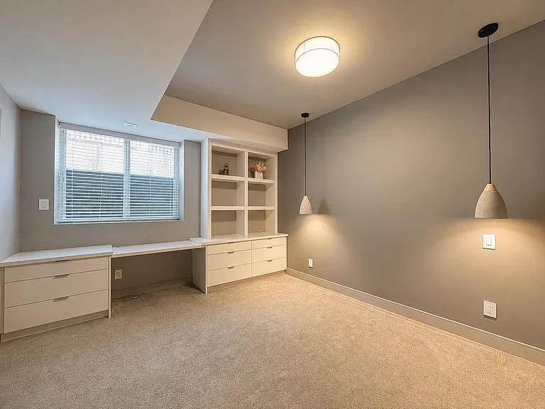 15957 39a Ave — Photo 31