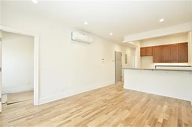 Rented by R New York