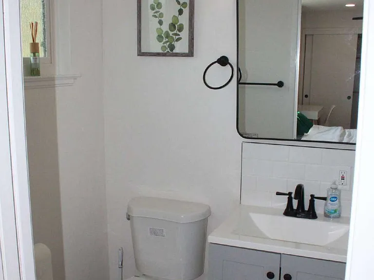 725 W Rialto Ave — Photo 16