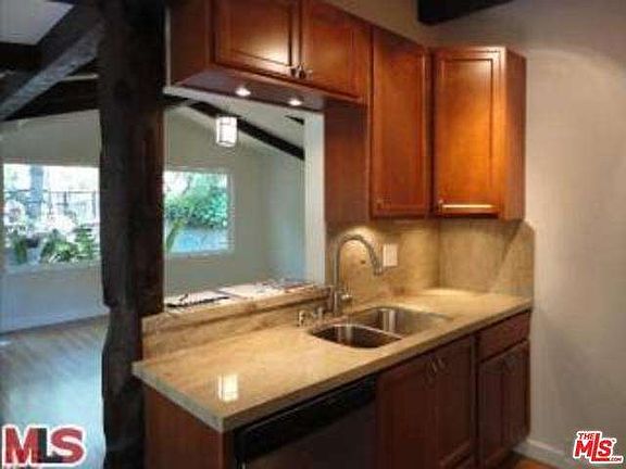 2nd image of 1402 N Beverly Glen Blvd