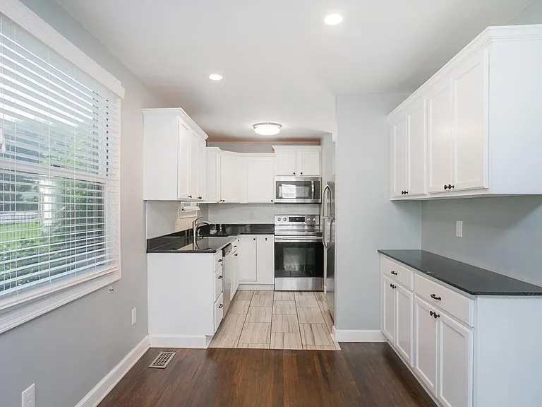 1005 Malquin Dr — Photo 7
